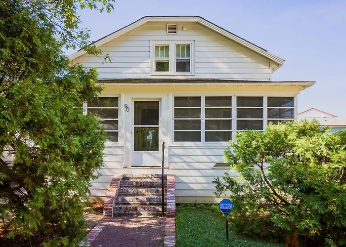Queen City Bungalow & Cottages