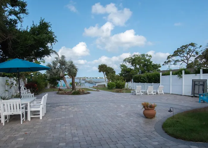 Paradise Cove On Lemon Bay