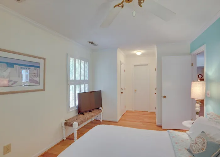 Near Edisto Beach State Park: Home W/ Lanais!