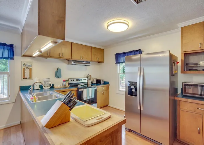 Near Edisto Beach State Park: Home W/ Lanais!