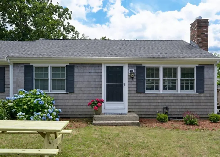 Coastal Haven In West Dennis