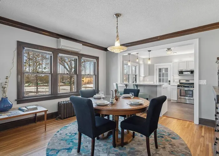 Garden Apt, Majestic Mpls Duplex