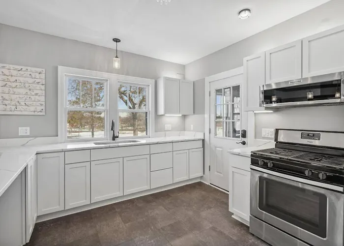 Garden Apt, Majestic Mpls Duplex