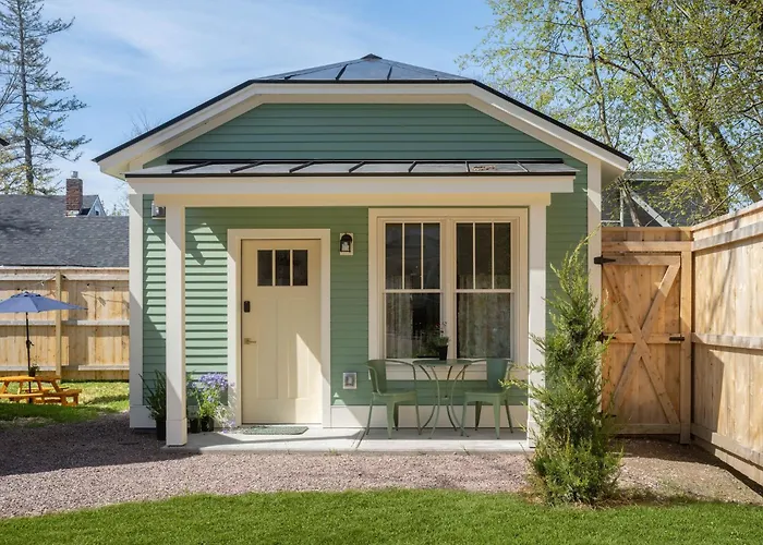 Queen City Bungalow & Cottages
