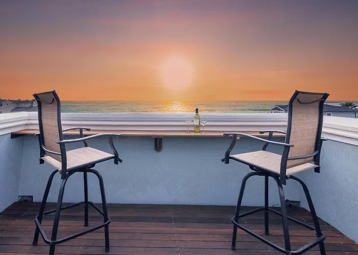 Steps To Beach And Amazing Ocean Views - Miramar Home