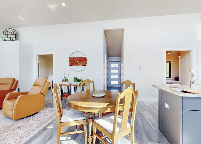 Modern, 35-Acre Mtn Escape In Cedaredge!