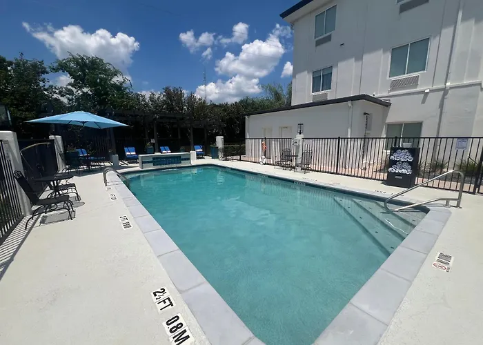Blanco River Hotel