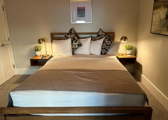 Entire Modern 7 Unit 7 Bath Boutique Inn