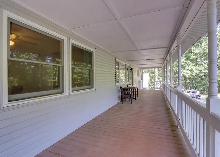 Harpers Ferry Cabin - Walk To Private Lake!
