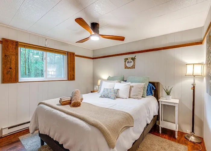 Deck & Fire Pit: Pet-Friendly Pocono Lake Abode!
