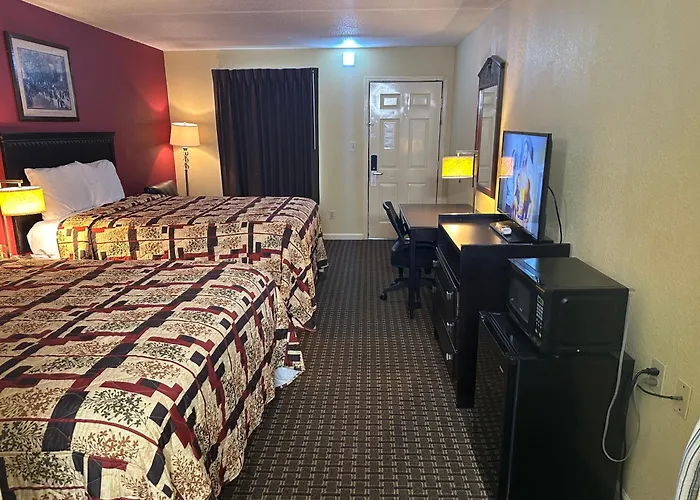 Royal Inn - Anniston