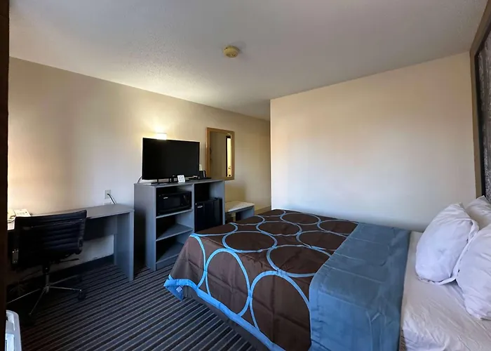 Super 8 By Wyndham Columbia Clark Lane