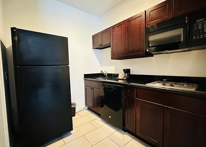 Lux Inn And Suites