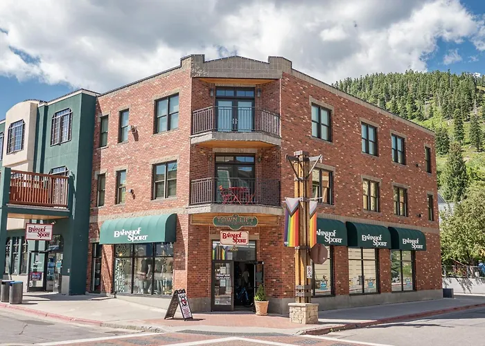 Town Lift 2A | 1 Block To Lifts | Mtn/Town View | Private Hot Tub | On Main Street Access