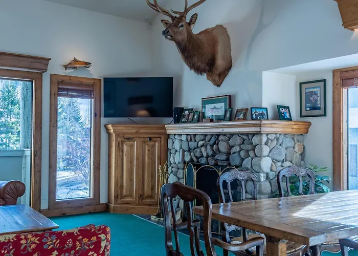 Greyhawk Condo 10