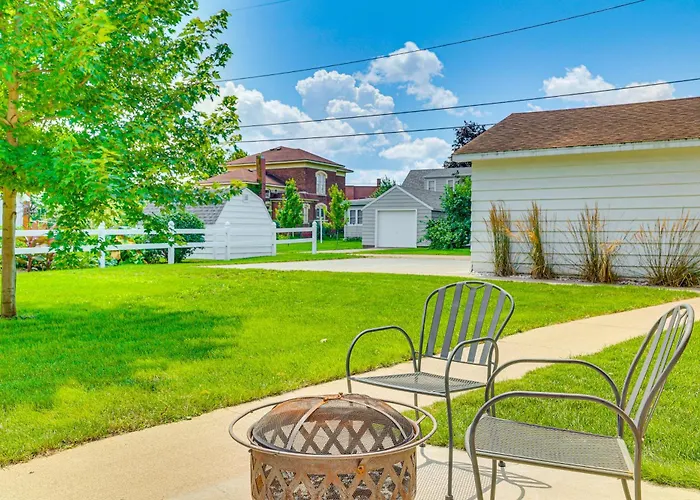 Historic Wabasha Home W/ Patio In Downtown!