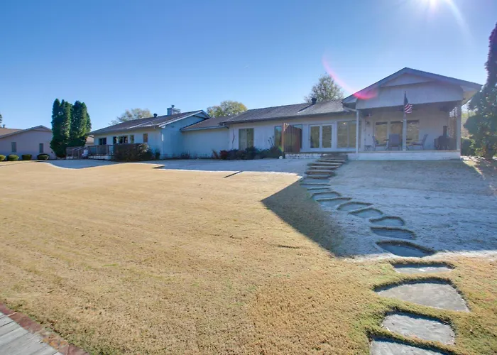 Lake Balboa Access: Home W/ Dock & Yard