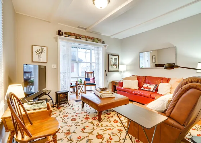 Prime Lakeside Village Location: Apt W/ Kitchen!
