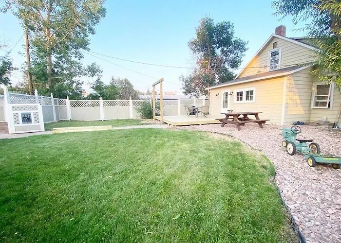Dwntwn Custer Farmhouse On Main St With Hot Tub