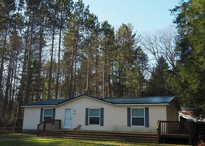 The Green Lake Getaway - Shared Lake Access!