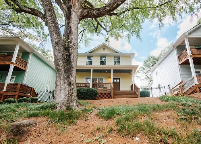 Cozy Cottage - Walk To Campus, Stadium, Downtown