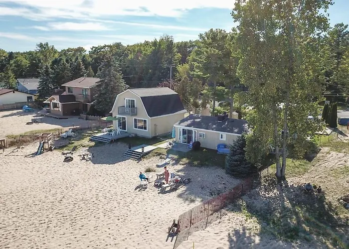 Beach Club Of Oscoda - All 4 Beachfront Cottages