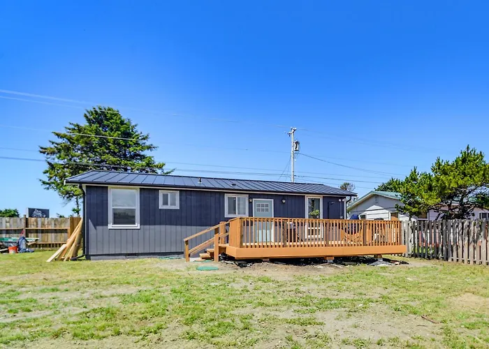 Pet-Friendly Moclips Home: Walk To Mocrocks Beach!