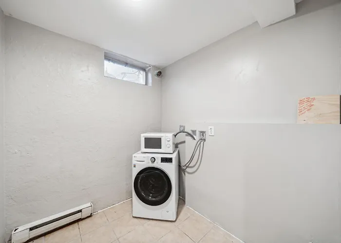 Morning Glory Apt - Charming Accessible 3 Bedroom
