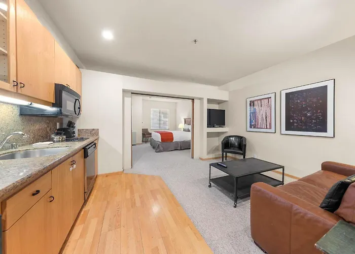 Palisades Tahoe Lodge Rentals Studio #152