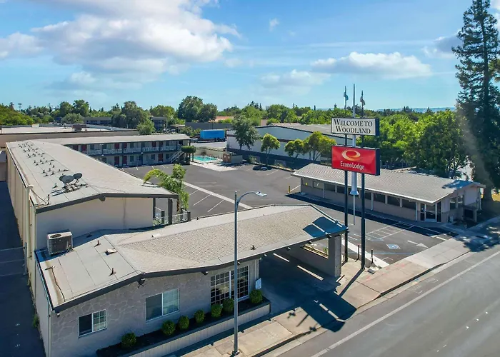 Econo Lodge Woodland Near I-5