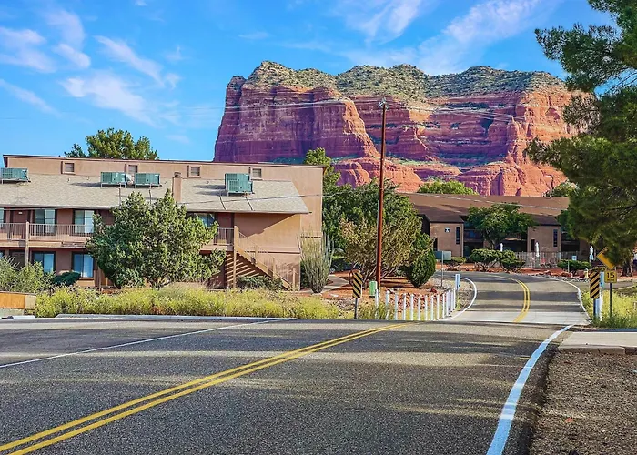 Cozy & Peaceful Sedona Condo With Pool, Walk To Restaurants, Shops & Hiking Nearby