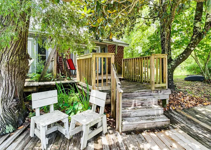 Riverfront Angler'S Cabin In Fairhope W/ Deck!