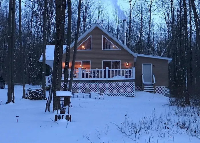 Hidden Lakefront Retreat