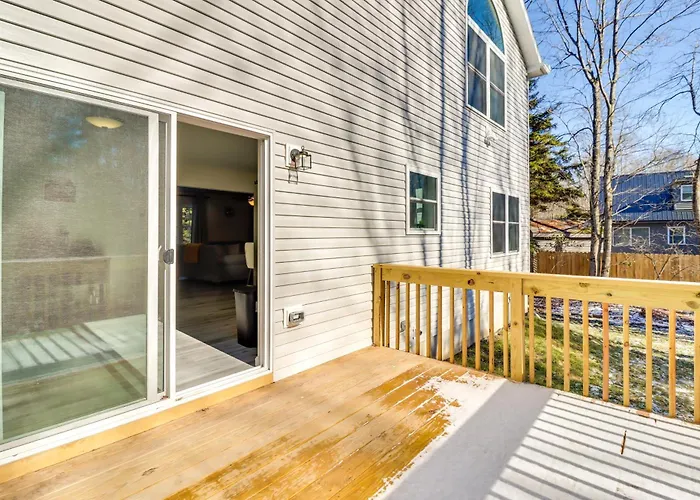 3 Mi To Kalahari: Pocono Summit Home W/ Pool Table