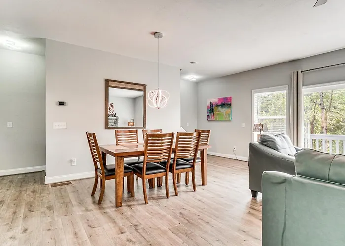 2 Mi To Village & Lake! Charming Helen Retreat