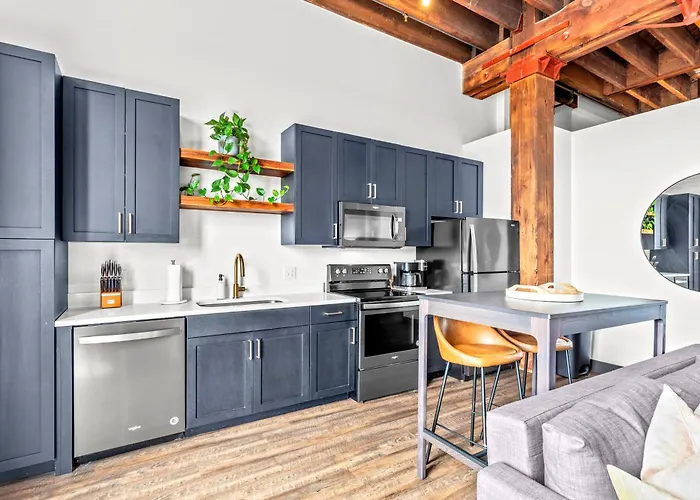 Brick & Bed Riverfront Lofts, P 3H