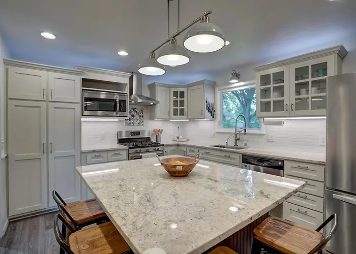 Spacious And Elegant Space With Premium Kitchen That Is Ideal For Gathering With Friends And Family