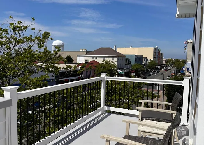 Heart Of Ocean City - Walk To Shops, Restaurants, Boardwalk And Beach!