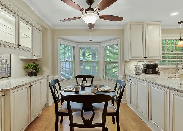 Cozy 4Bd Home - Nc State & Airport Nearby