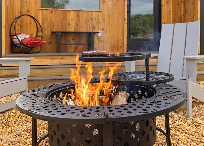 Vista Verde Farm Retreat - Stylish Cabins Nearby Springs