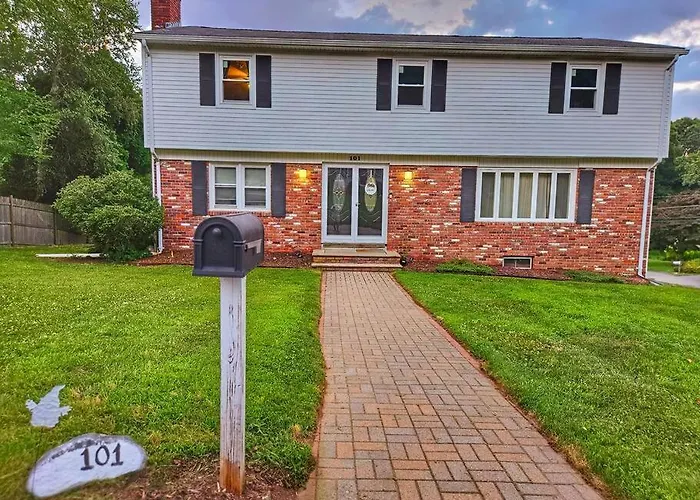 Warwick Colonial Retreat