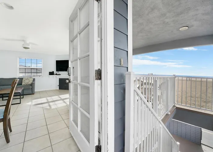 1404 W Oceanfront B