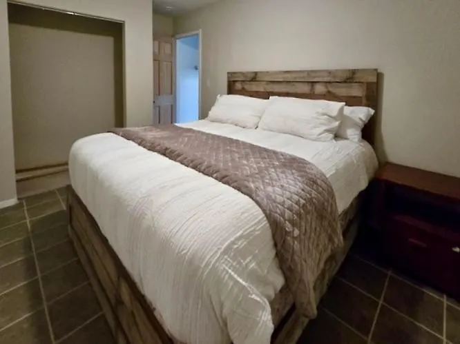 Upper Level Of The Monarch Estate For Group Stays