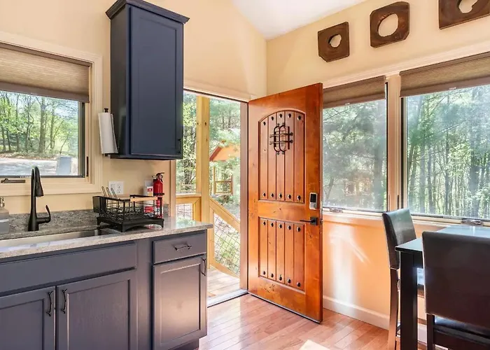 Oak Treehouse Cabin Rustic Luxury Near Asheville