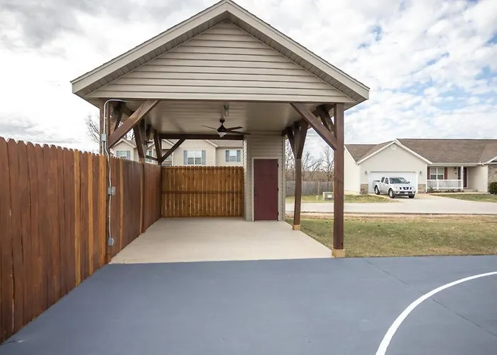 Tiny Home With Hot Tub Near Ft Leonard Wood!