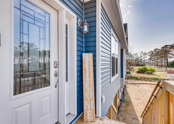 Private Beach & Deck: Bayfront Home In Hayes!