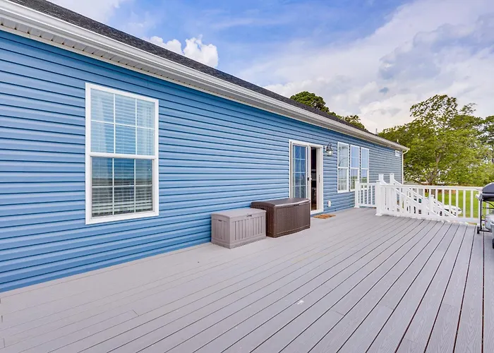 Private Beach & Deck: Bayfront Home In Hayes!
