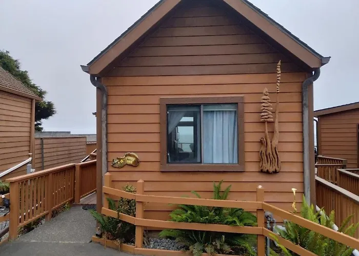 Ocean Front Cabin 16, Jacuzzi & Incredible Views