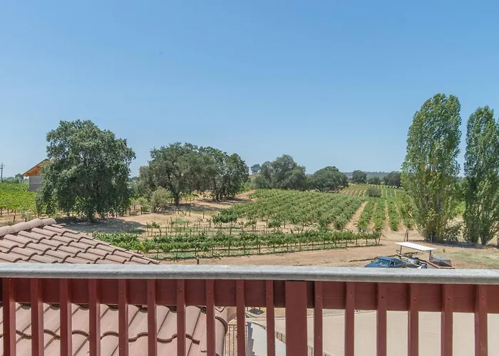 Balcony Suite 2 Fraser Family Vineyard Stay In Amador