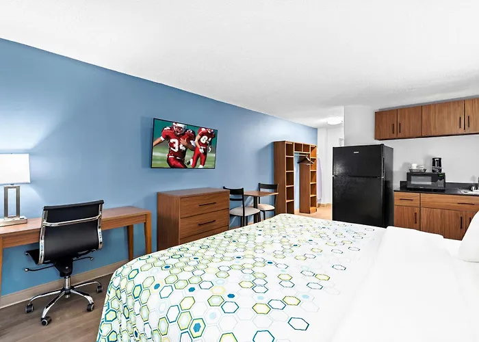 Hometowne Studios By Red Roof & Conference Center Cortland